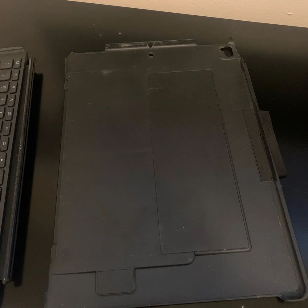 Apple IPad 1st Generation - 512MB - Picture 3 of 8